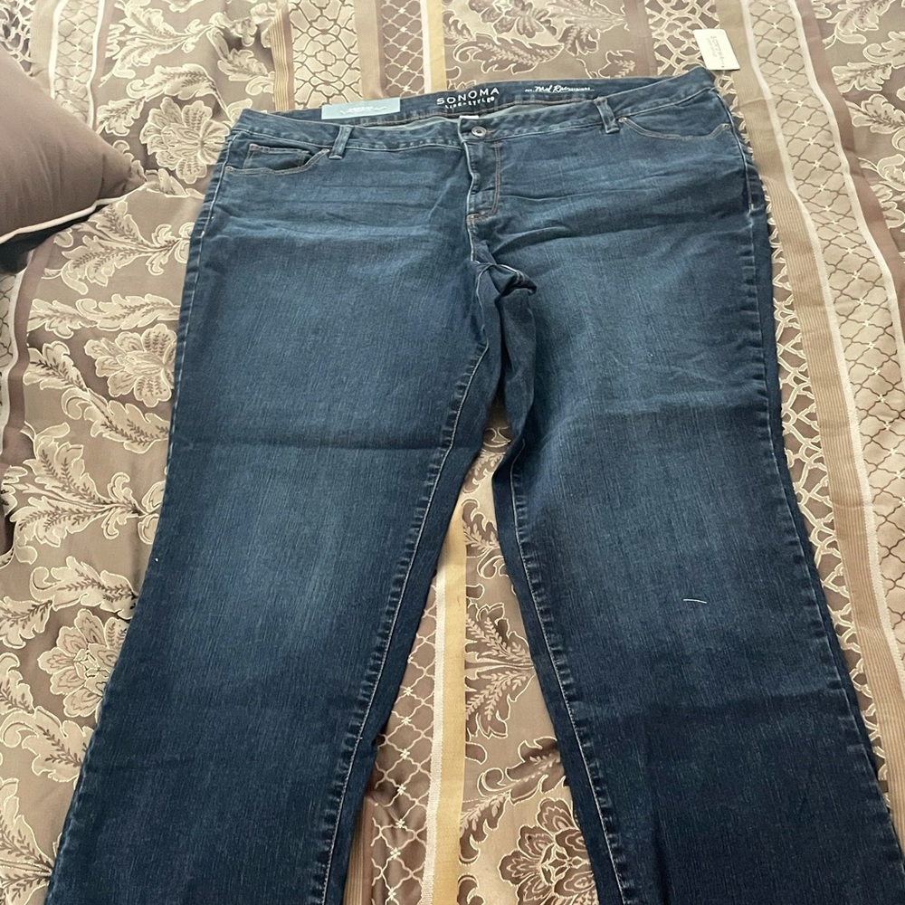Women’s Sonoma Mid Rise Straight Jeans. Size 22W Long.